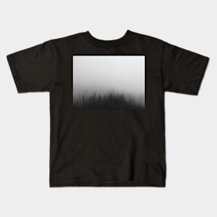 Minimal landscape in black and white. Forest Kids T-Shirt